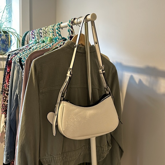 Cream Purse with Heart Charm - Picture 5 of 5